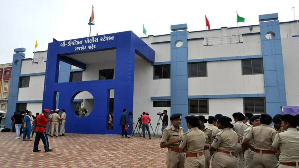 Rajkot-B-Division-Police.jpg
